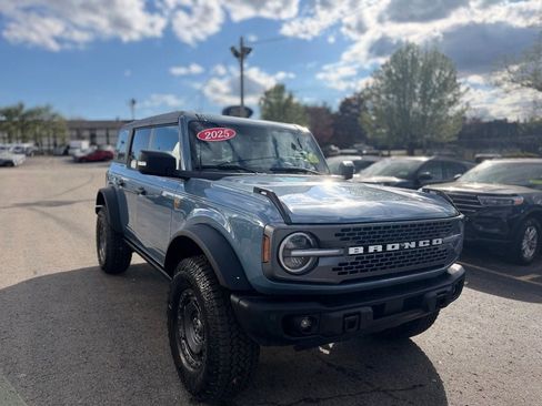 Used 2025 Ford Bronco Badlands AWD/4WD image 9