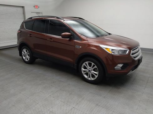 Used 2018 Ford Escape SE w/ Ford Safe & Smart Package FWD image 11