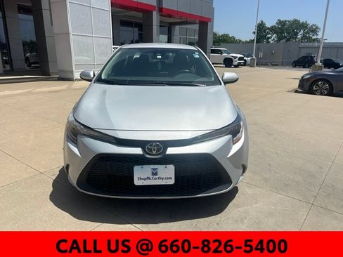 Used 2022 Toyota Corolla LE FWD image 3