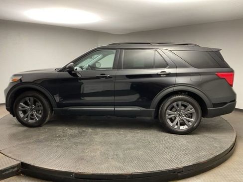 Used 2021 Ford Explorer XLT w/ Equipment Group 202A image 4