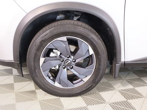Used 2025 Nissan Rogue SV FWD image 16