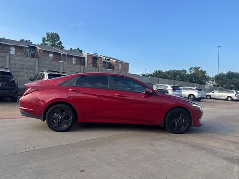 Used 2023 Hyundai Elantra SEL FWD image 21