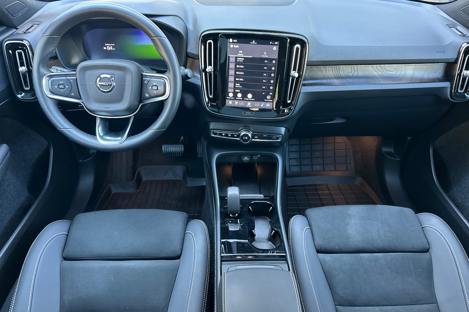 Certified 2024 Volvo C40 P8 Recharge Plus w/ Climate Package AWD/4WD image 16