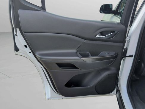 Used 2021 GMC Acadia SLT image 30