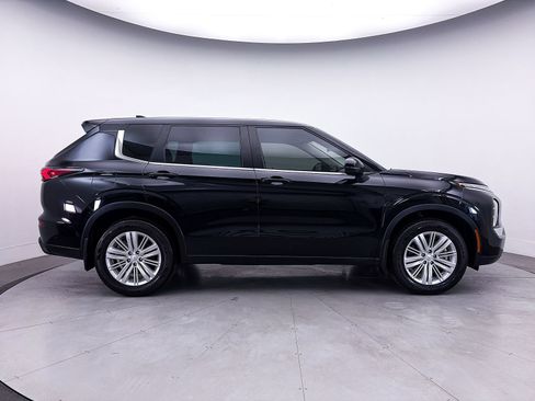 Used 2023 Mitsubishi Outlander ES FWD image 37