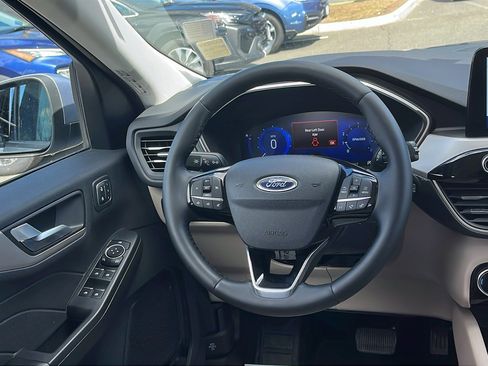 Used 2022 Ford Escape SEL w/ Technology Package AWD/4WD image 23