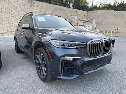Certified 2022 BMW X7 M50i w/ Cold Weather Package image 2