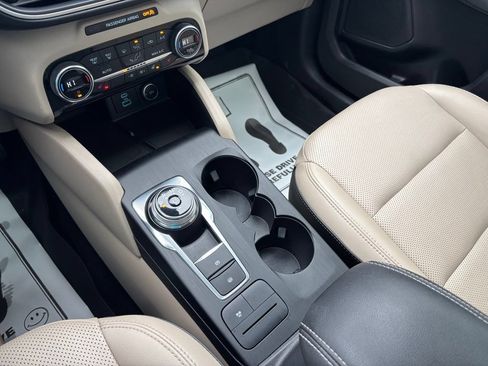 Used 2021 Ford Escape SEL w/ Technology Package FWD image 27