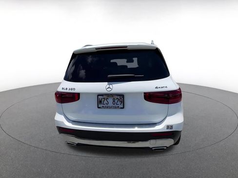 Used 2025 Mercedes-Benz GLB 250 4MATIC image 11