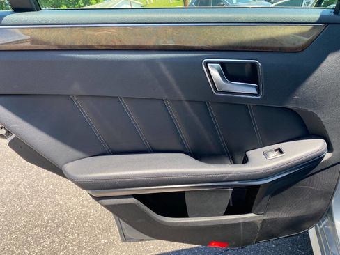 Used 2014 Mercedes-Benz E 250 BlueTEC 4MATIC Sedan w/ Premium 1 Package image 23