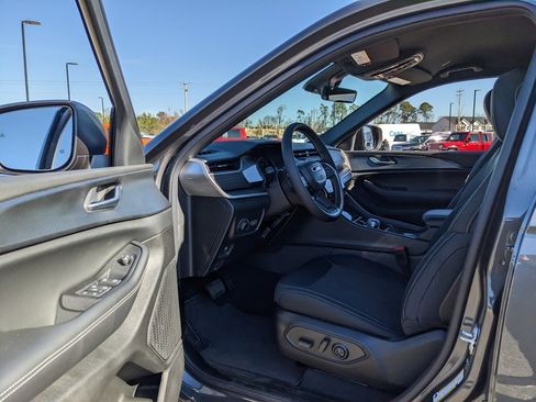 New 2025 Jeep Grand Cherokee Laredo image 30