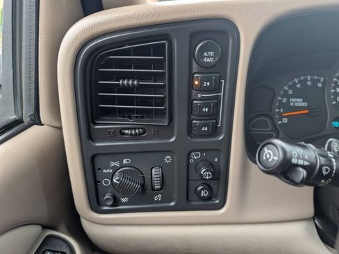 Used 2003 Chevrolet Tahoe Z71 AWD/4WD image 18
