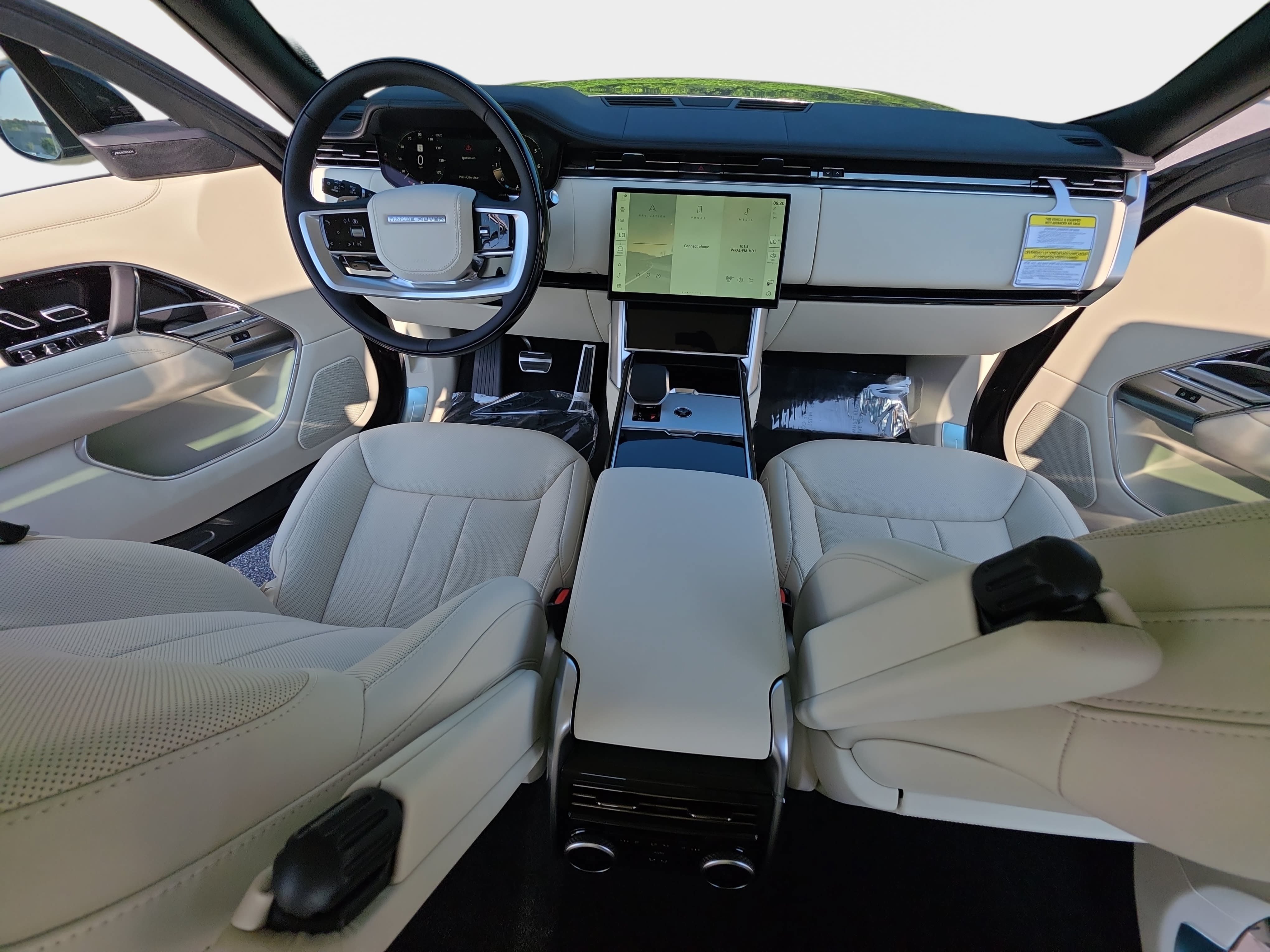 New 2026 Land Rover Range Rover SE AWD/4WD image 9