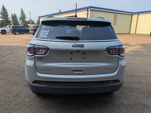 Used 2024 Jeep Compass Latitude w/ Convenience Group AWD/4WD image 12
