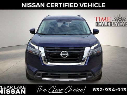 Certified 2025 Nissan Pathfinder Platinum AWD/4WD image 3