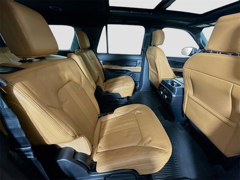 Used 2022 Ford Expedition Max Platinum image 23