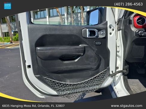 Used 2021 Jeep Gladiator Rubicon w/ LED Lighting Group AWD/4WD image 13
