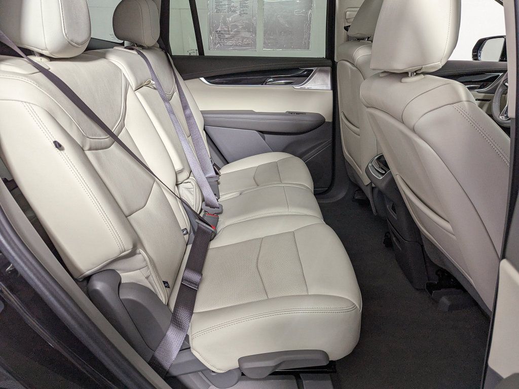 Used 2023 Cadillac XT6 Premium Luxury w/ Technology Package AWD/4WD image 44