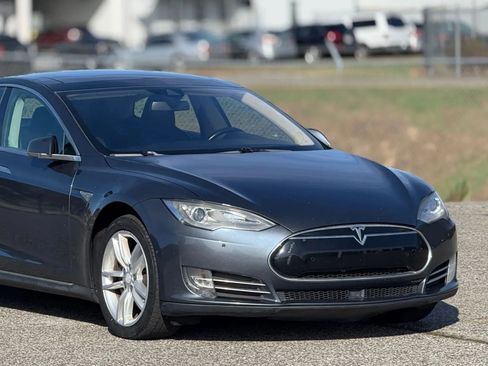 Used 2015 Tesla Model S 85D image 15