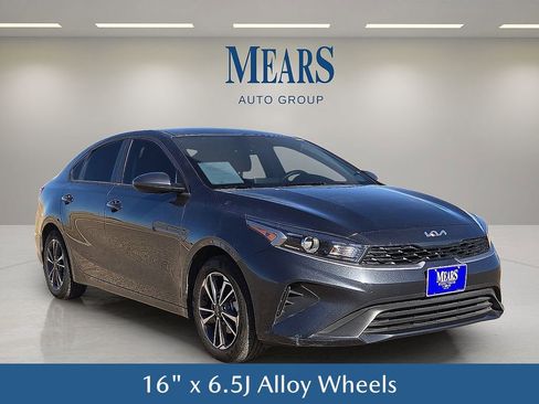 Used 2024 Kia Forte LXS image 8