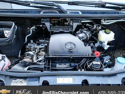 Used 2024 Mercedes-Benz Sprinter 2500 image 27