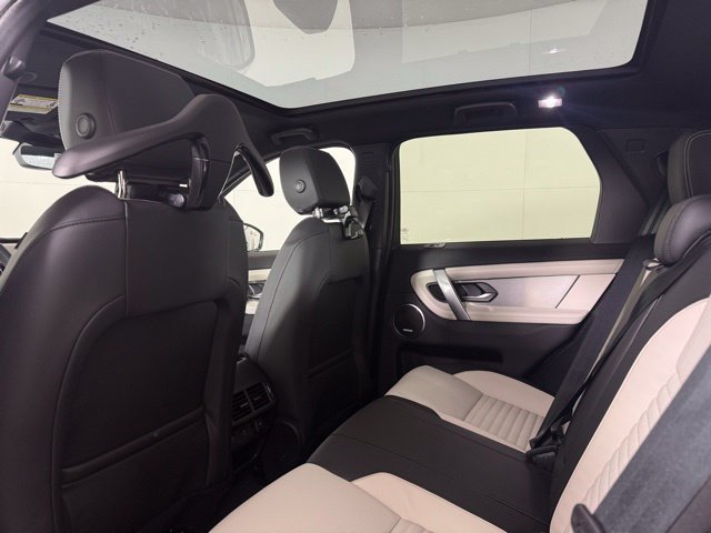 Certified 2025 Land Rover Discovery Sport Dynamic SE AWD/4WD image 18