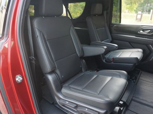 Used 2023 Chevrolet Suburban Z71 w/ Luxury Package image 23