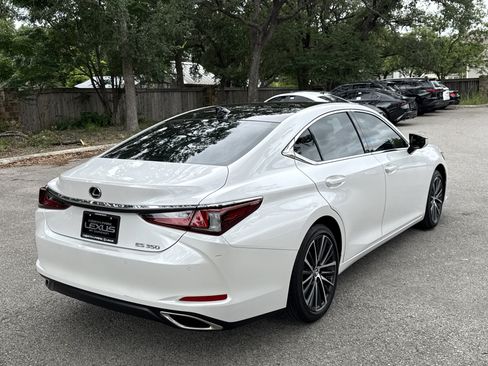 Used 2025 Lexus ES 350 w/ Premium Package FWD image 2