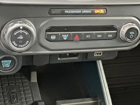 Used 2025 Ford Maverick Tremor image 21