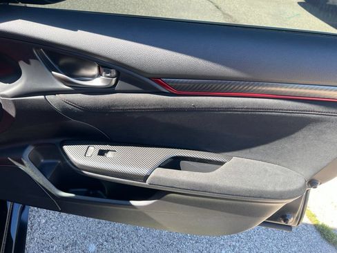 Used 2018 Honda Civic Type R image 21