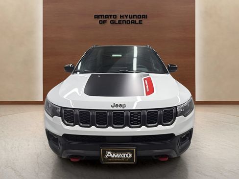 Used 2025 Jeep Compass Trailhawk AWD/4WD image 8