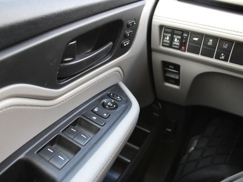 Used 2019 Honda Odyssey EX-L image 28