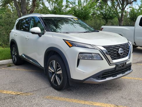 Used 2023 Nissan Rogue SL w/ SL Premium Package AWD/4WD image 2