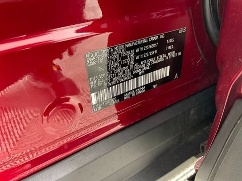 Used 2025 Toyota RAV4 XLE w/ Convenience Package FWD image 32