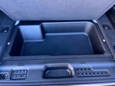 Used 2018 Jeep Wrangler Unlimited Sahara image 26