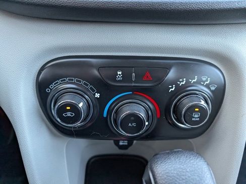 Used 2013 Dodge Dart SXT image 15