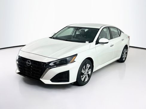 Used 2023 Nissan Altima 2.5 S FWD image 3