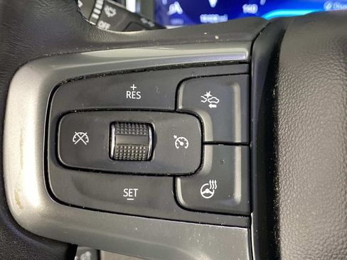Used 2022 Chevrolet Silverado 1500 LT AWD/4WD image 16
