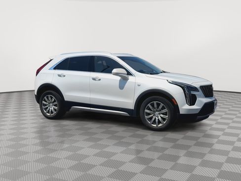 Used 2019 Cadillac XT4 Premium Luxury FWD image 2