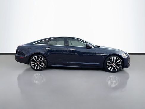 Used 2019 Jaguar XJ R-Sport image 2