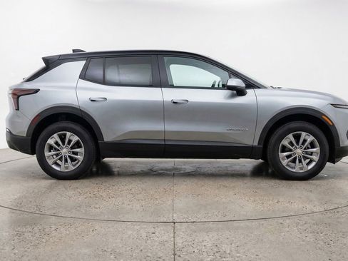 Used 2025 Chevrolet Equinox LT FWD image 11
