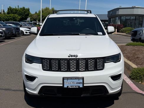 Used 2022 Jeep Grand Cherokee Laredo X AWD/4WD image 3