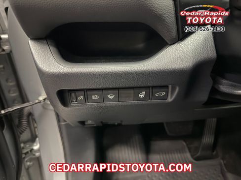 Used 2020 Toyota RAV4 XLE image 10