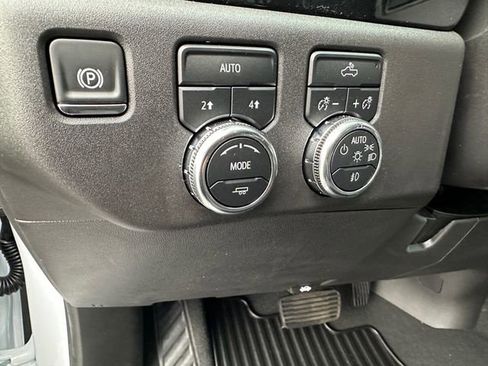 New 2025 GMC Sierra 1500 Elevation image 28