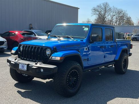 Used 2021 Jeep Gladiator Sport image 3
