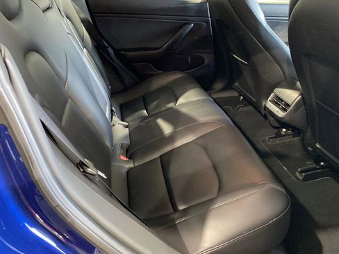 Used 2018 Tesla Model 3 Mid Range image 7