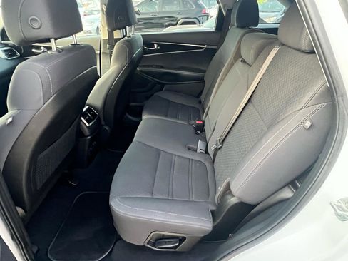 Used 2017 Kia Sorento AWD w/ LX Convenience Package image 23