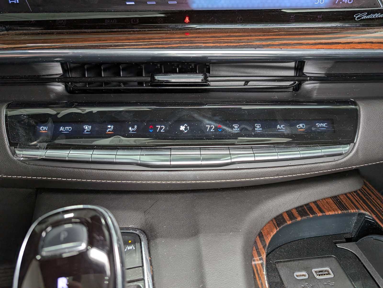 Used 2023 Cadillac Escalade Premium Luxury AWD/4WD image 36