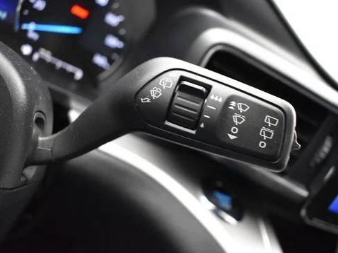 Used 2022 Ford Explorer XLT w/ Equipment Group 202A AWD/4WD image 26