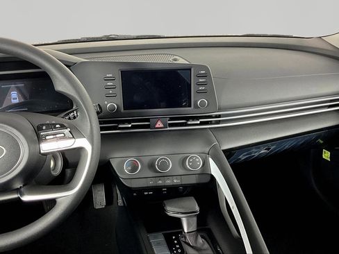New 2026 Hyundai Elantra SE FWD image 11